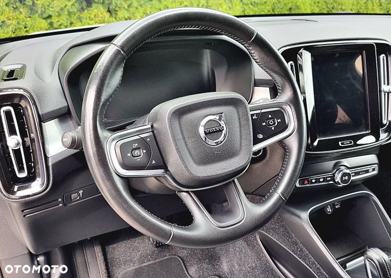 Volvo XC 40 B4 B DKG Ultimate Dark - 28