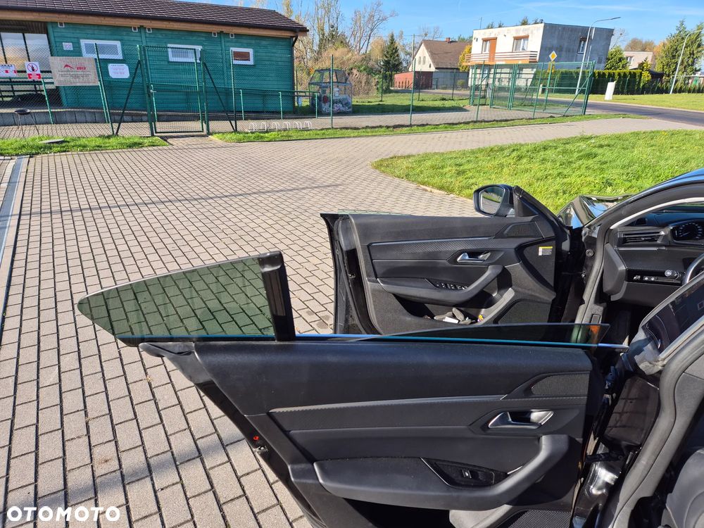 Peugeot 508 BlueHDi 130 EAT8 Allure - 23