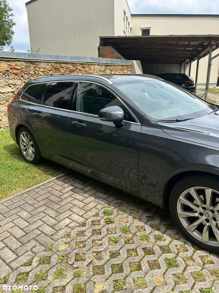 Volvo V90 D4 Momentum - 2