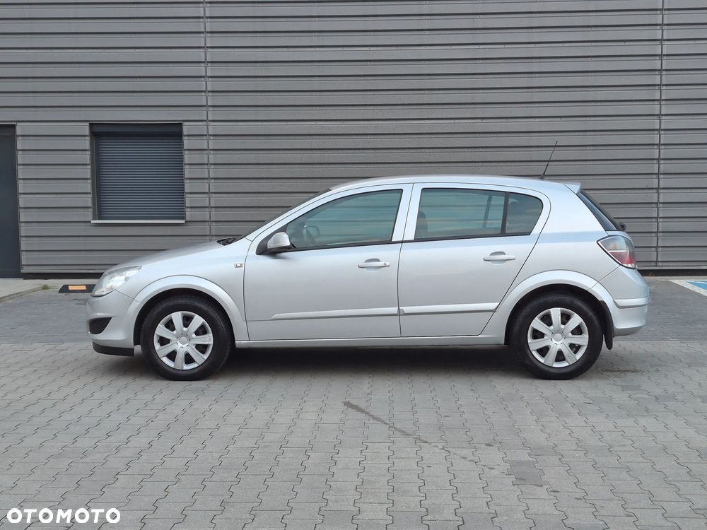 Opel Astra 1.6 Innovation - 11