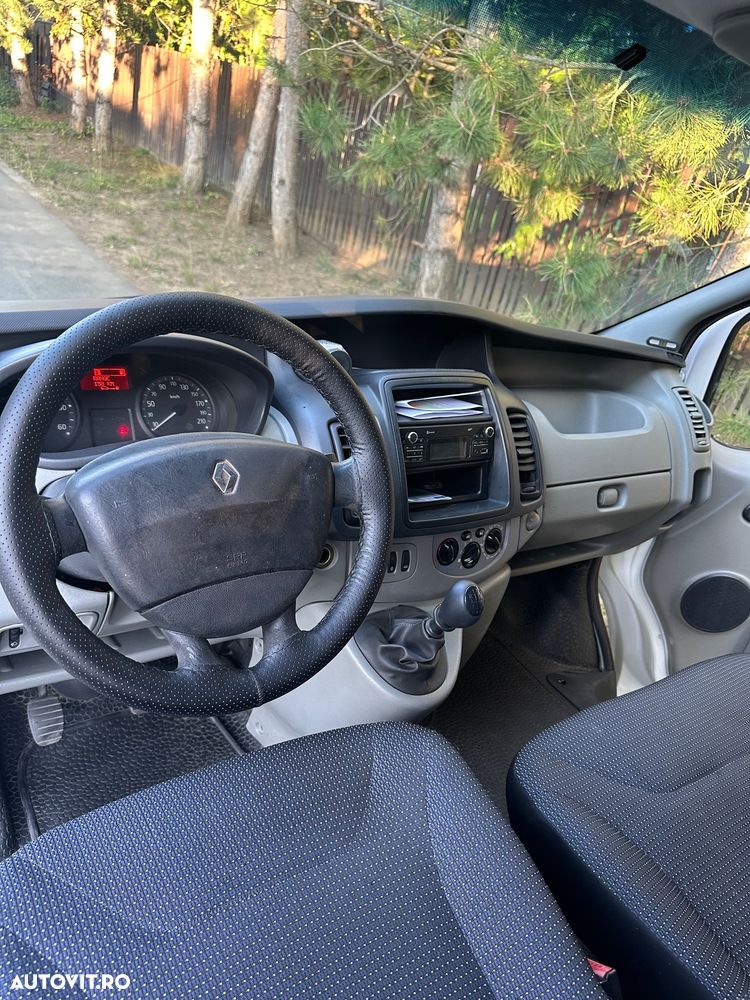 Renault Trafic - 10