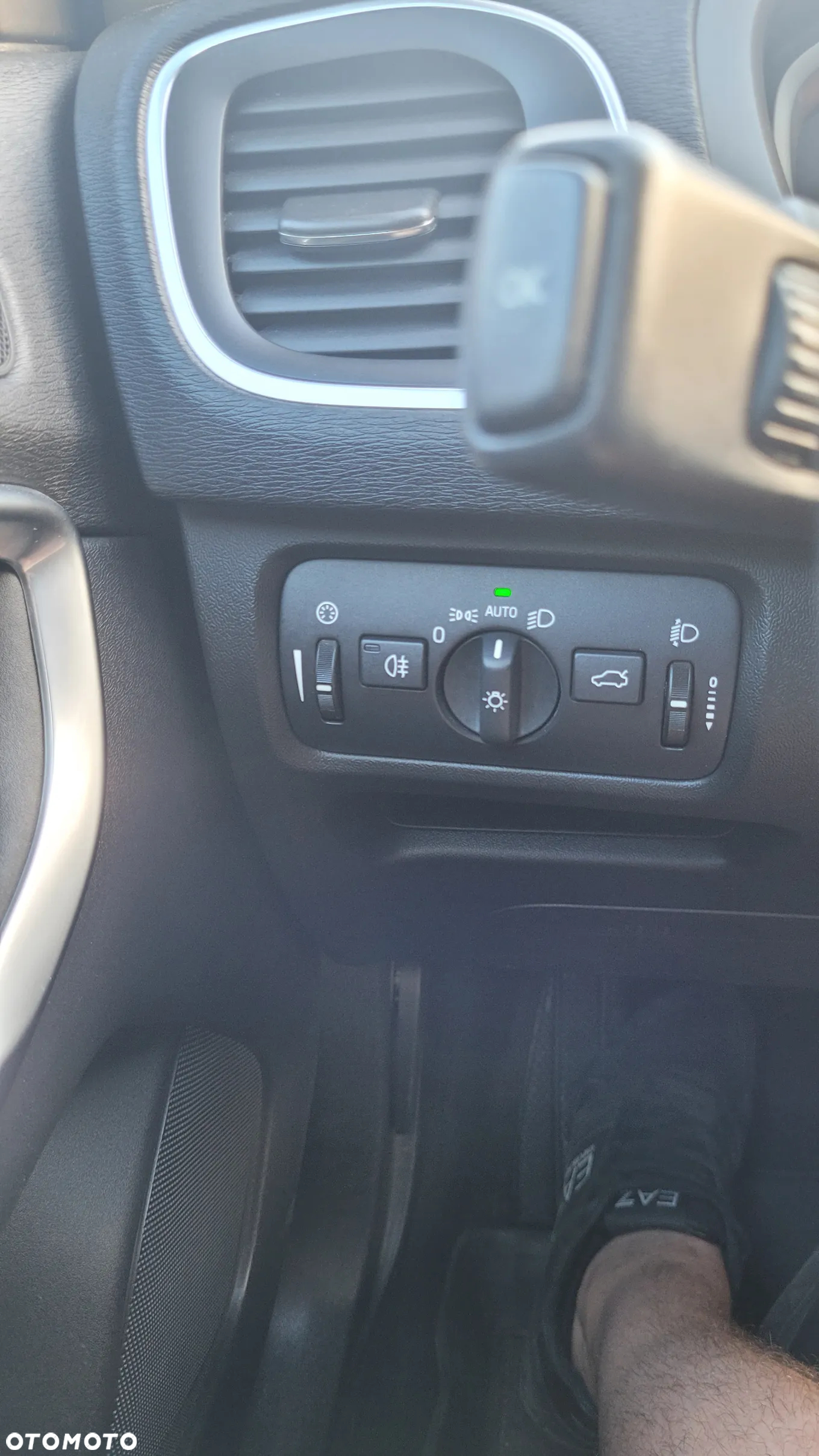 Volvo V40 D3 Drive-E Momentum - 23