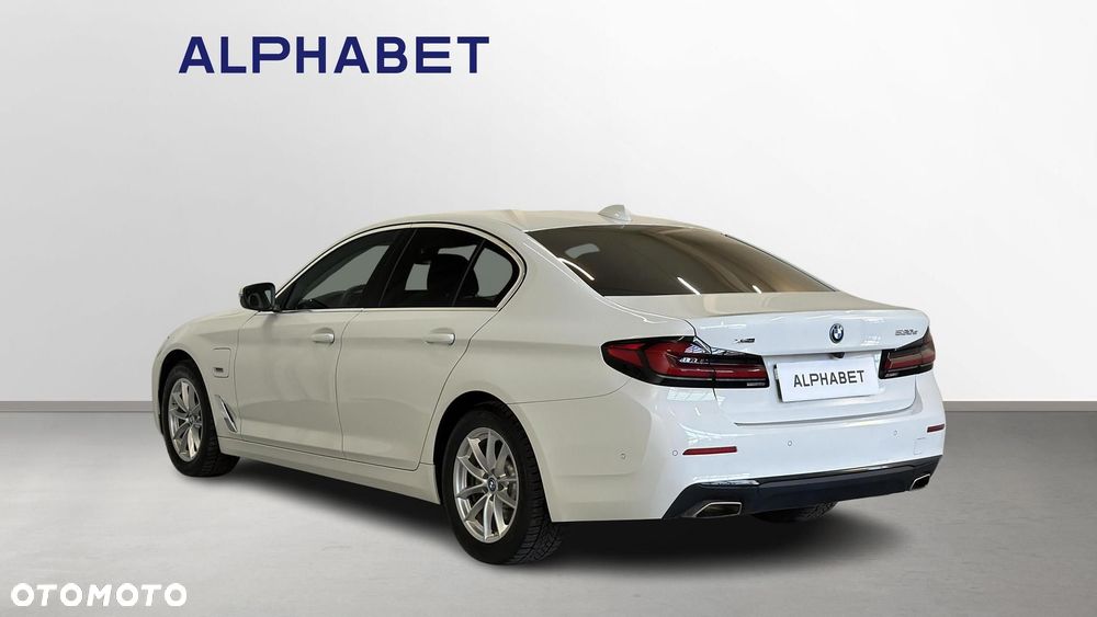 BMW Seria 5 530e xDrive - 4