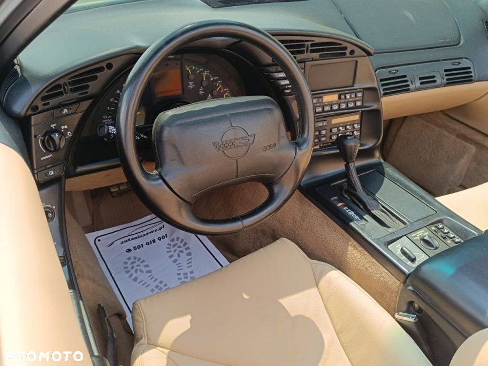 Chevrolet Corvette - 19