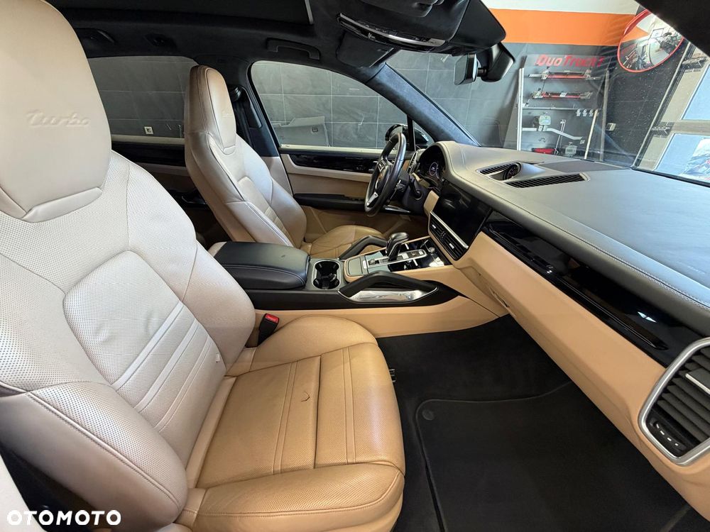 Porsche Cayenne - 11