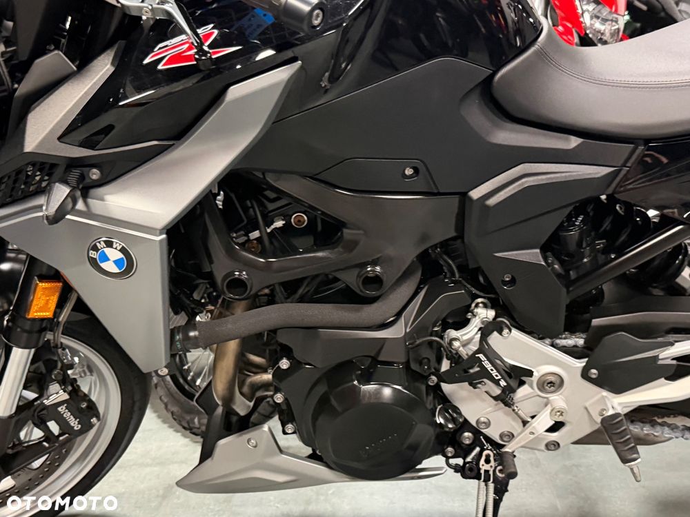 BMW F - 35