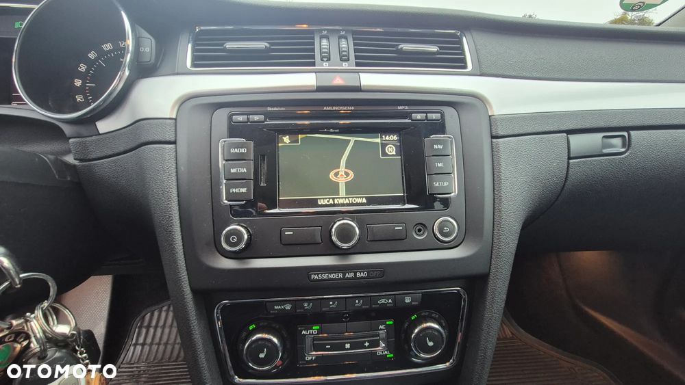 Skoda Superb 2.0 TDI 4x4 DSG Elegance - 23