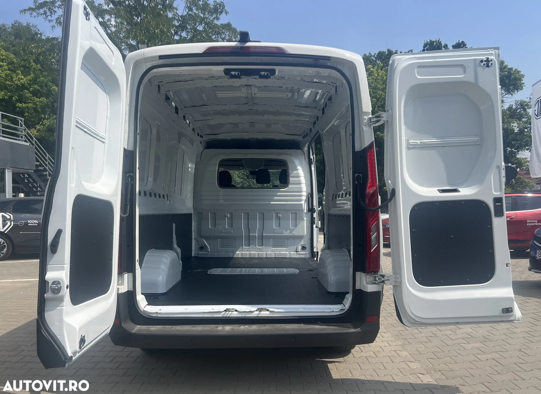 Maxus Deliver 9 - 12