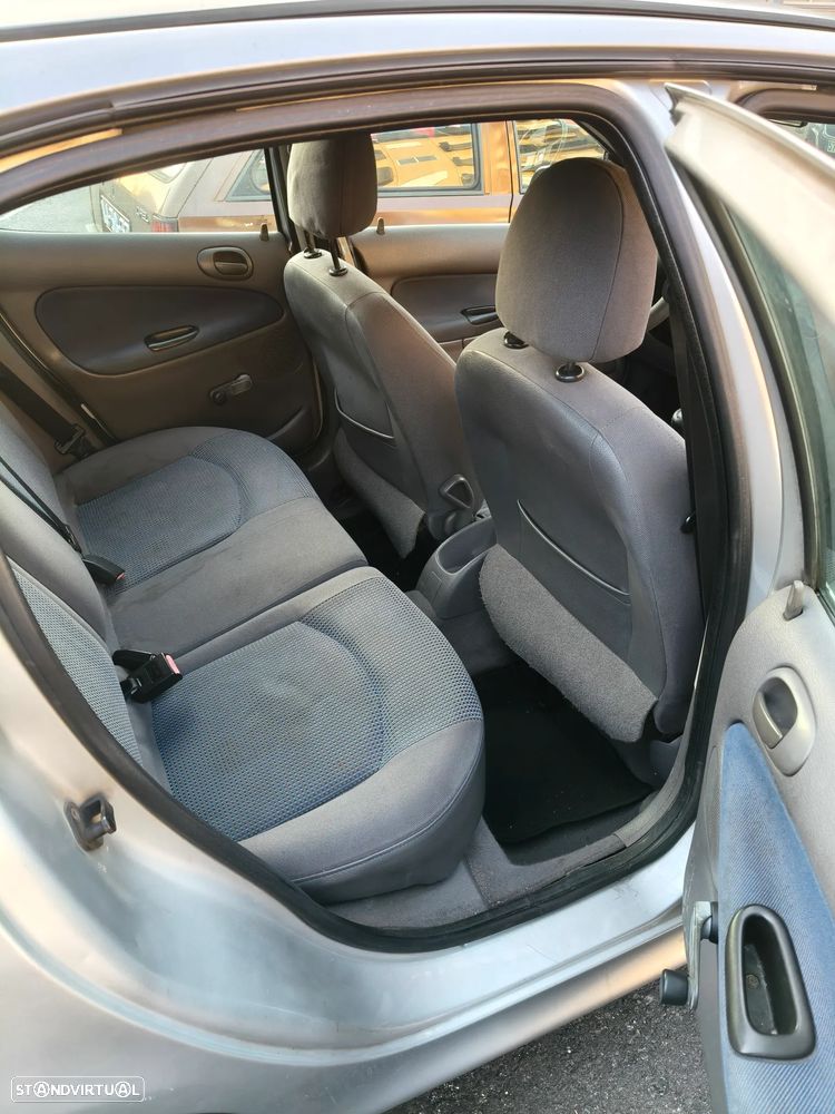 Peugeot 206 1.1 Color Line - 7