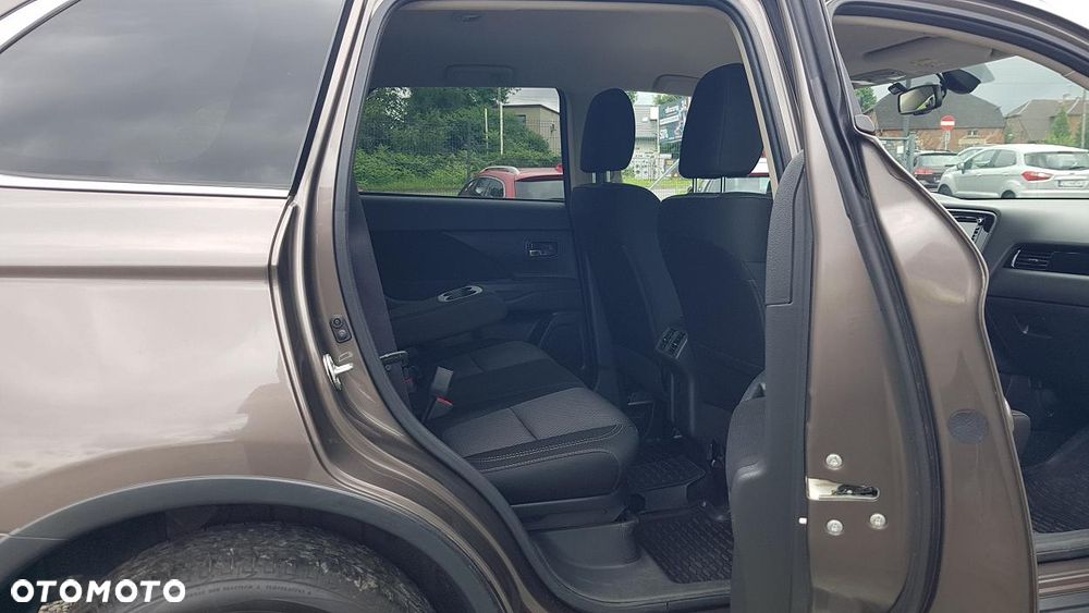 Mitsubishi Outlander 2.0 2WD CVT Spirit - 28