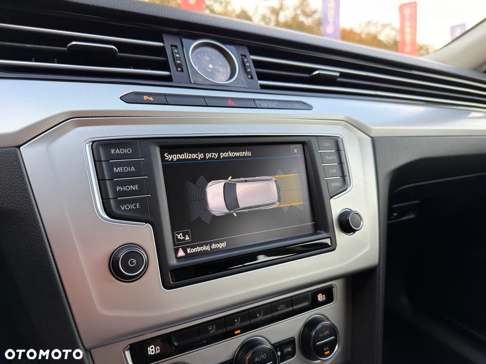 Volkswagen Passat - 31