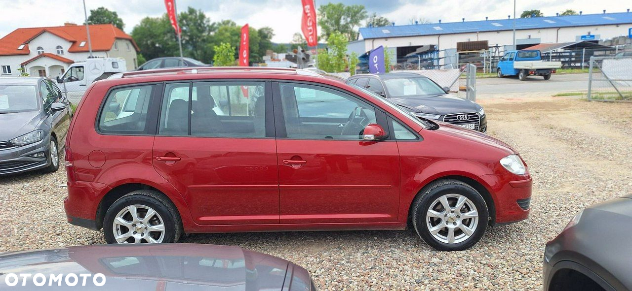 Volkswagen Touran - 5