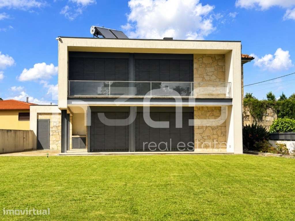 Moradia T3 a 5 minutos de Braga com possibilidade de construir piscina - Grande imagem: 2/33