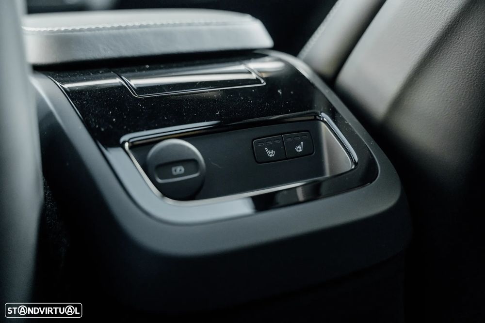 Volvo S60 T8 Recharge AWD Ultimate Dark - 31