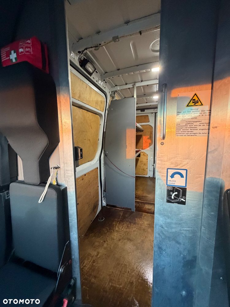 Mercedes-Benz Sprinter - 9