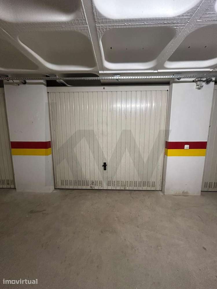 Garagem à Venda — Solum, Coimbra - Grande imagem: 2/3