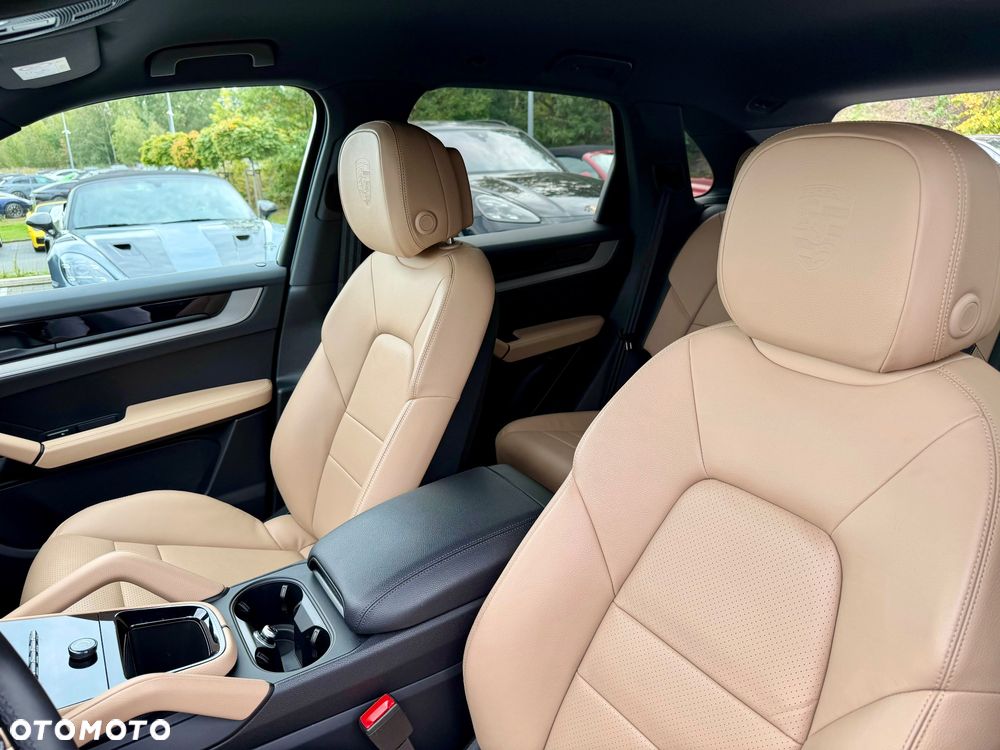 Porsche Cayenne - 27