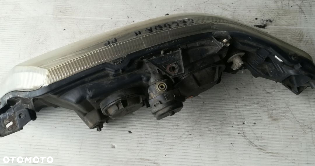 RENAULT LAGUNA II LAMPA PRAWY PRZÓD XENON EUROPA - 2