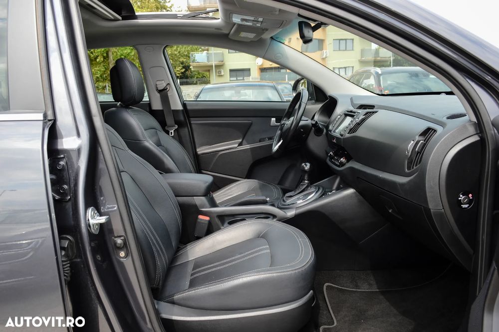 Kia Sportage 2.0 CRDI 4WD Automatik Spirit - 17