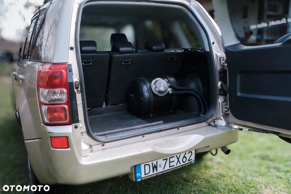 Suzuki Grand Vitara 2.0 De Luxe - 4