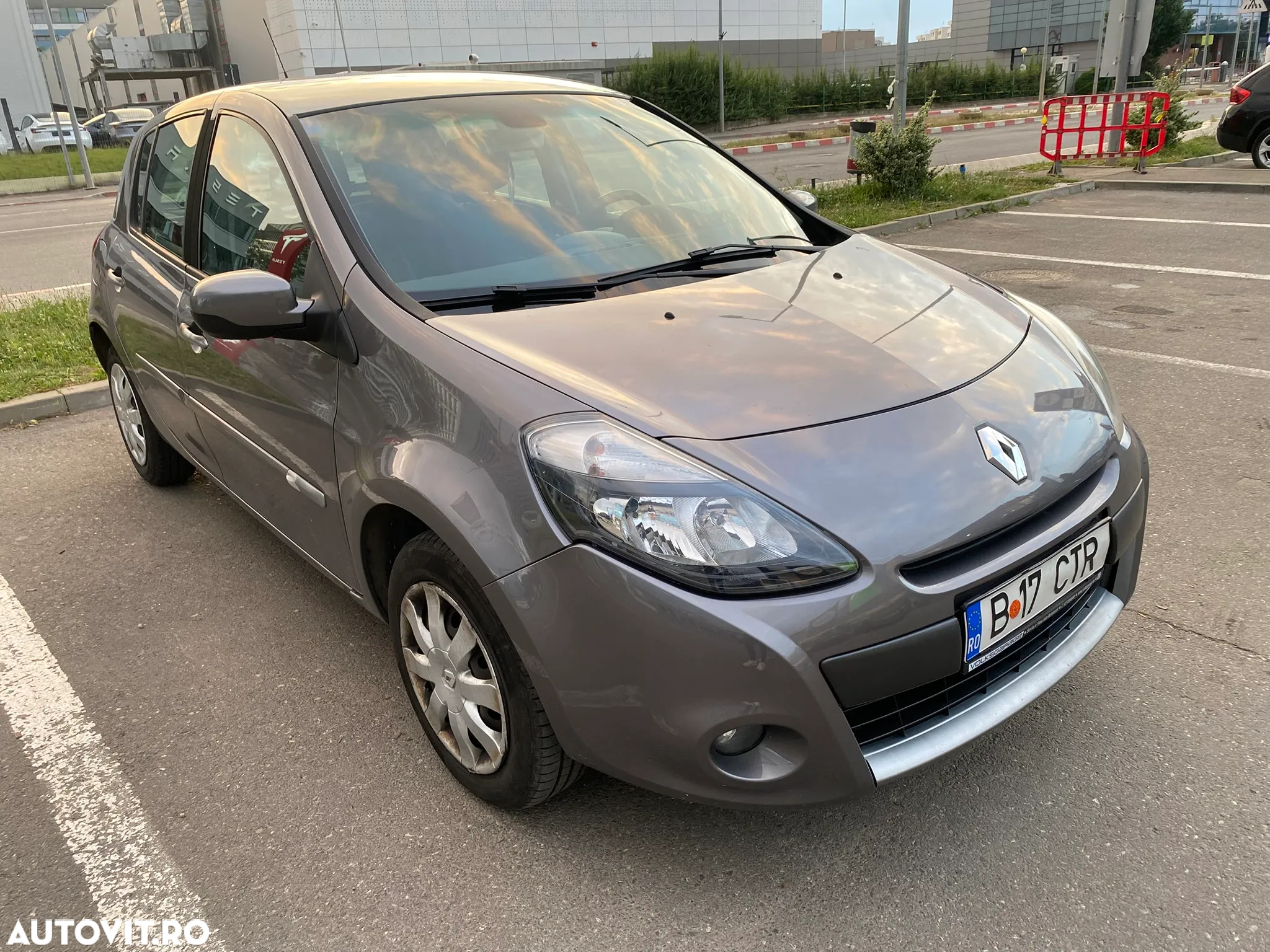 Renault Clio III 1.4 16V Dynamique - 7