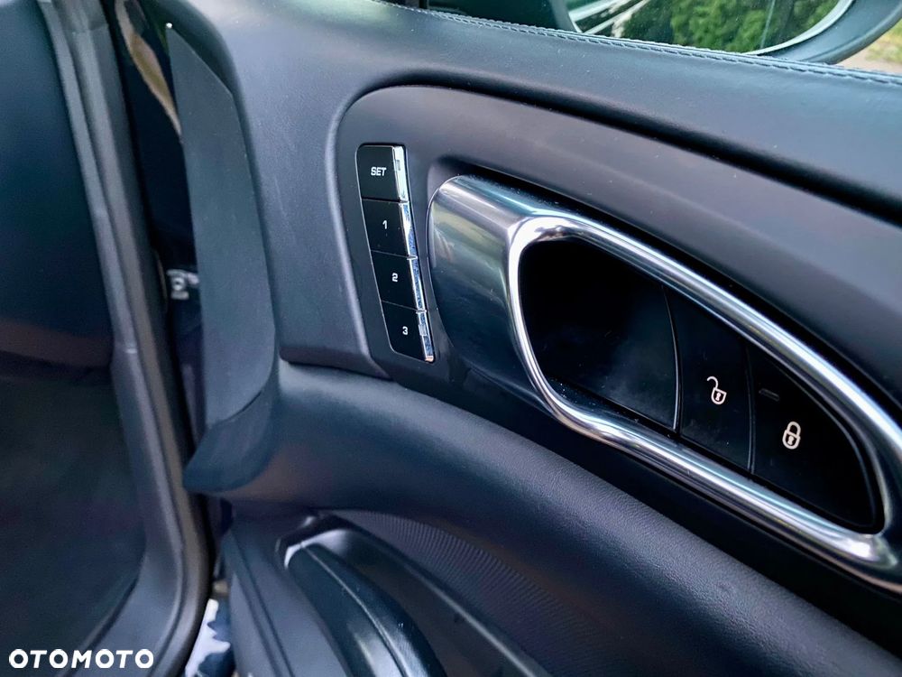 Porsche Cayenne Diesel Platinum Edition - 28