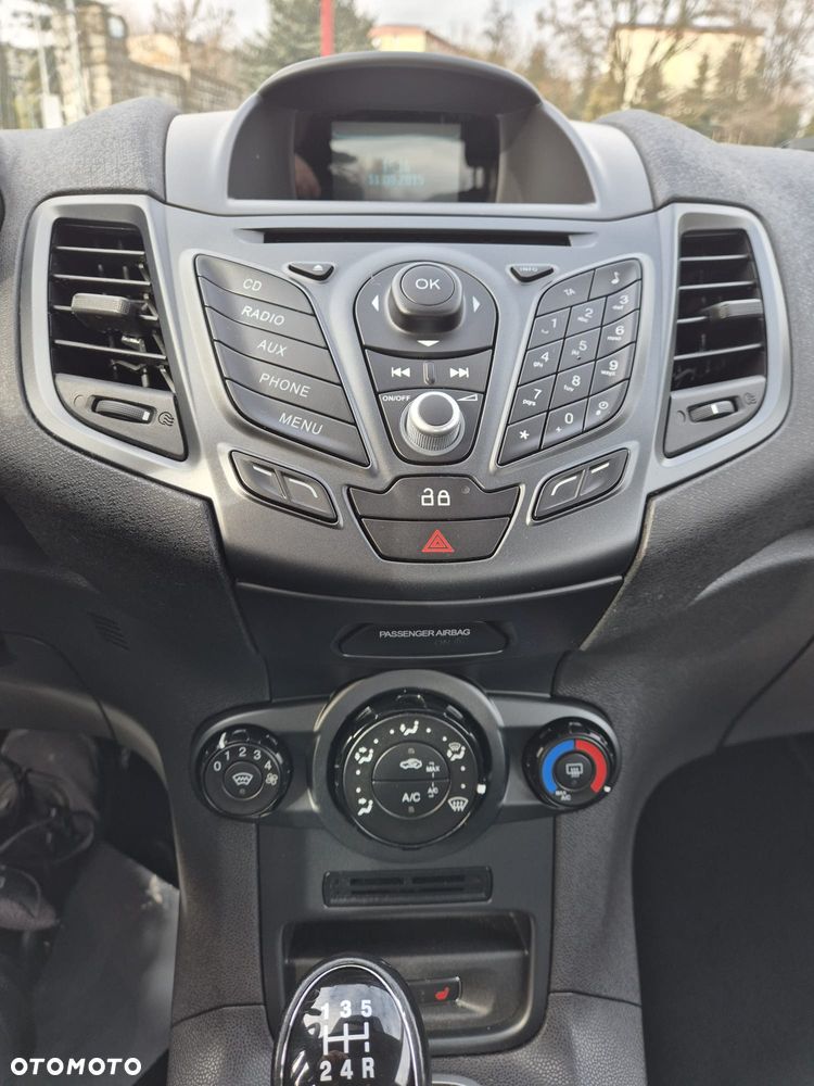 Ford Fiesta 1.0 Champions Edition - 8