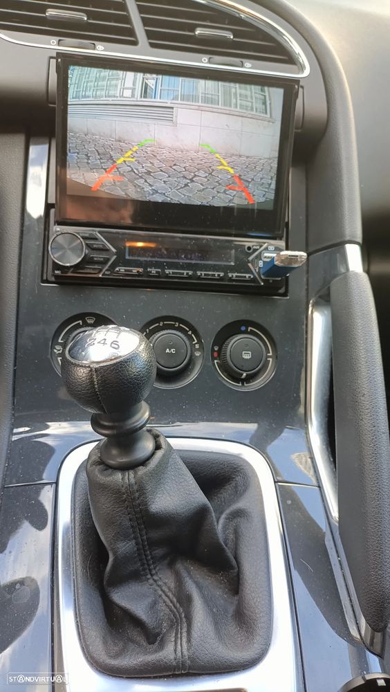 Peugeot 3008 1.6 HDi Premium - 8
