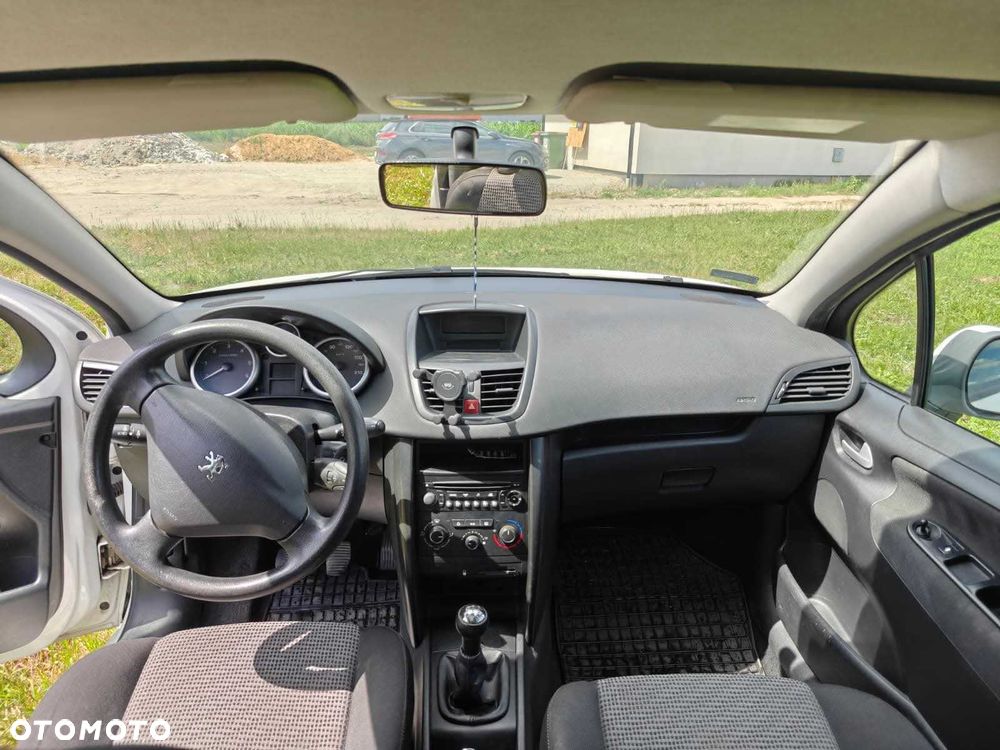 Peugeot 207 - 6