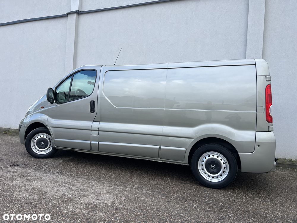 Opel Vivaro LONG - 17