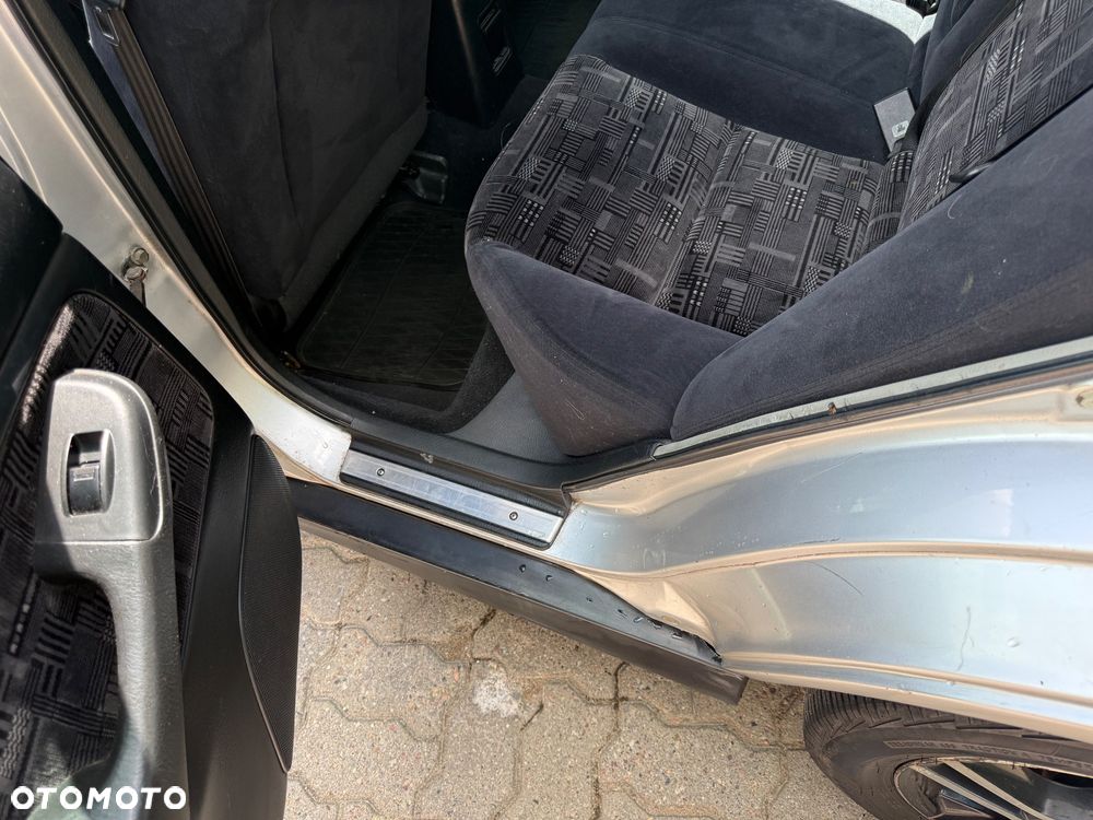 Honda Accord 2.0 ES - 12