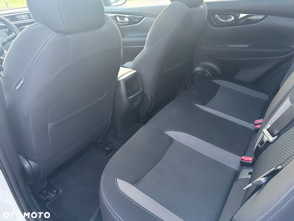 Nissan Qashqai 1.3 DIG-T N-Connecta DCT - 9