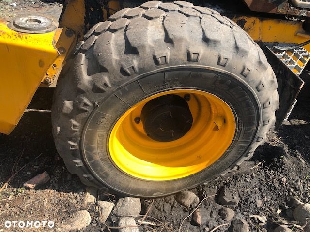 JCB 531-70 -Opona 460/70 R24  Felga 16x24 - 1