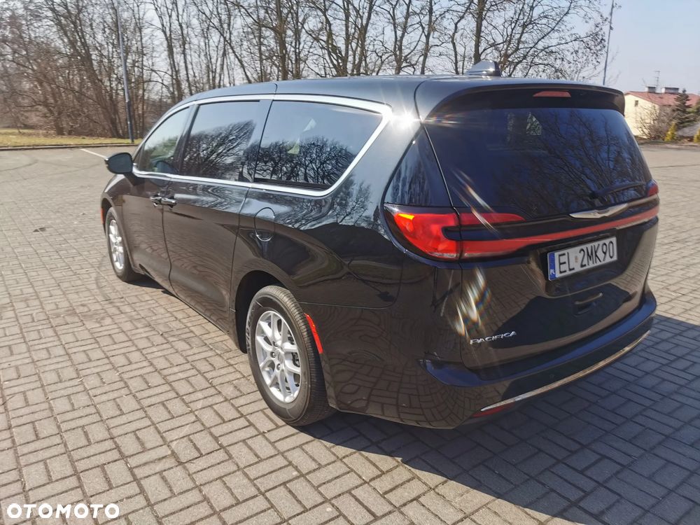 Chrysler Pacifica - 4