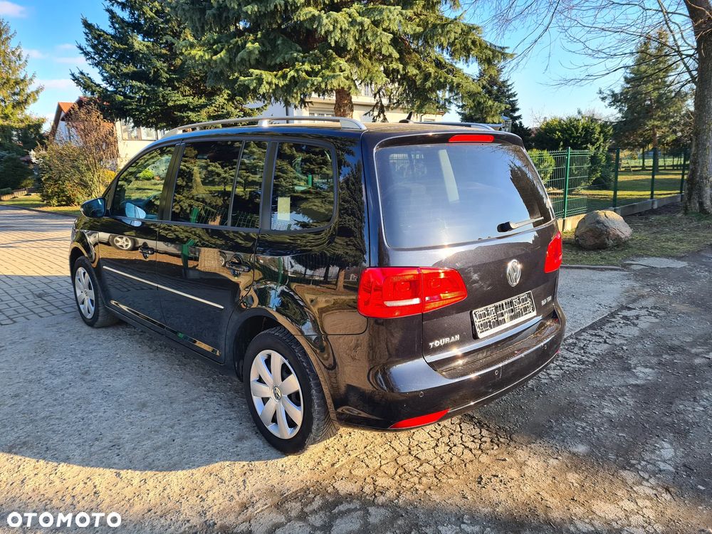 Volkswagen Touran - 16