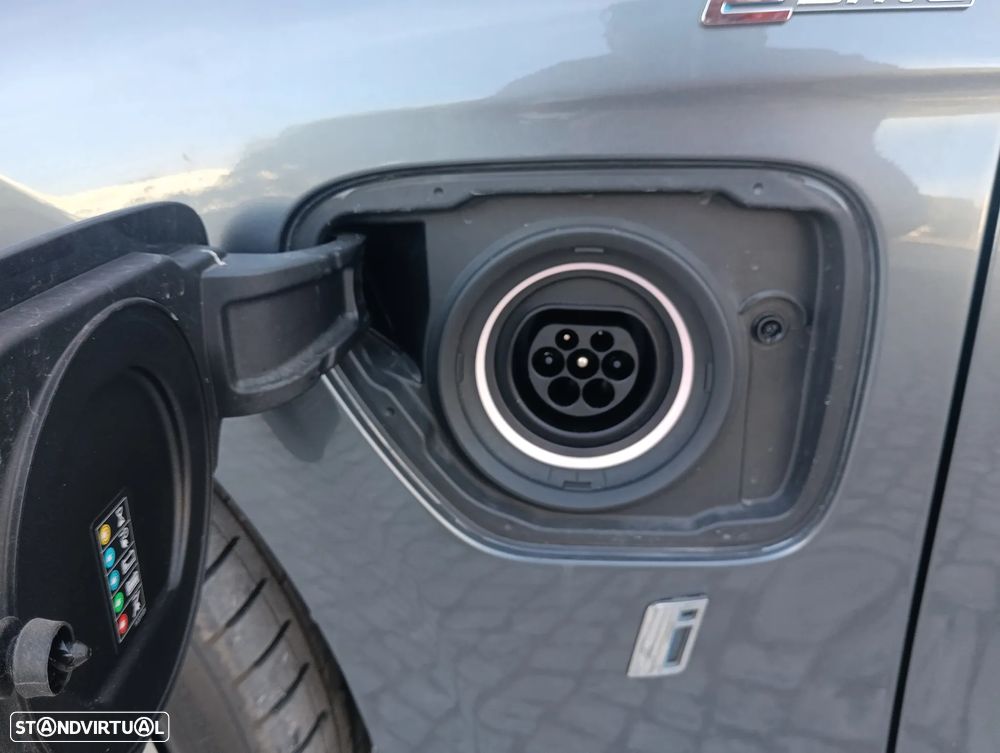 BMW 330 e iPerformance Pack M - 5