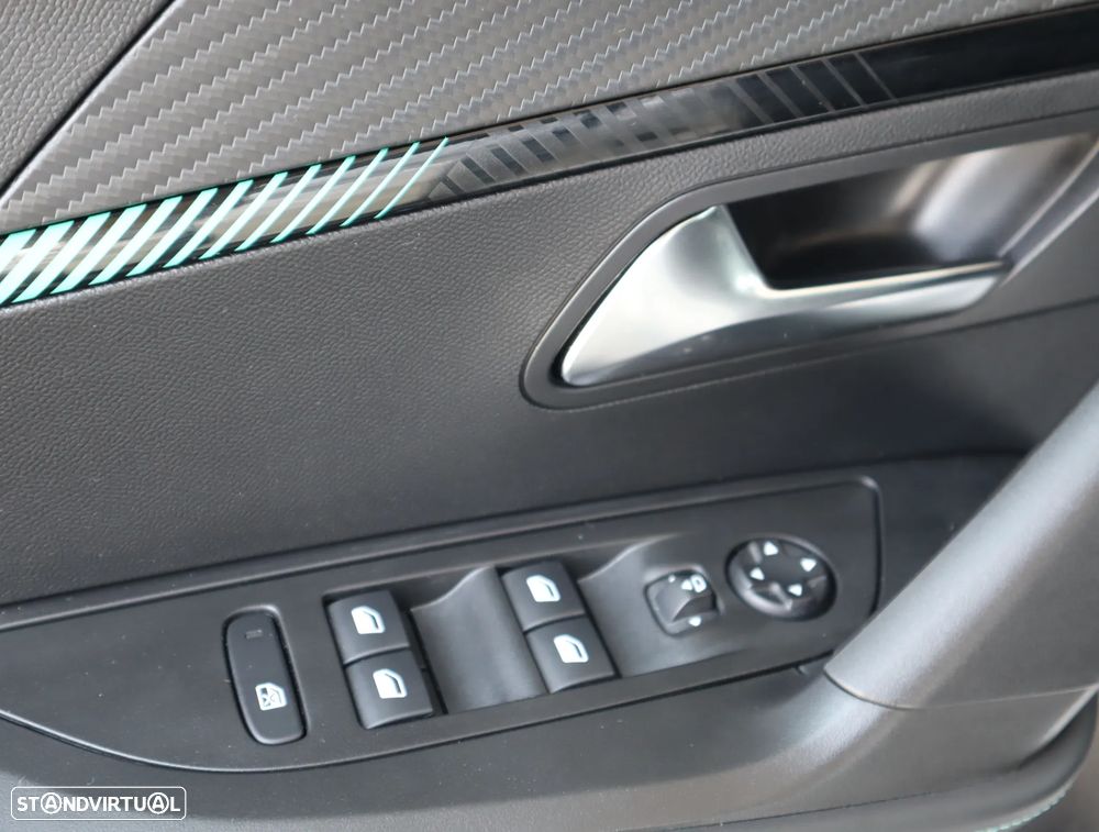 Peugeot e-2008 Allure - 25