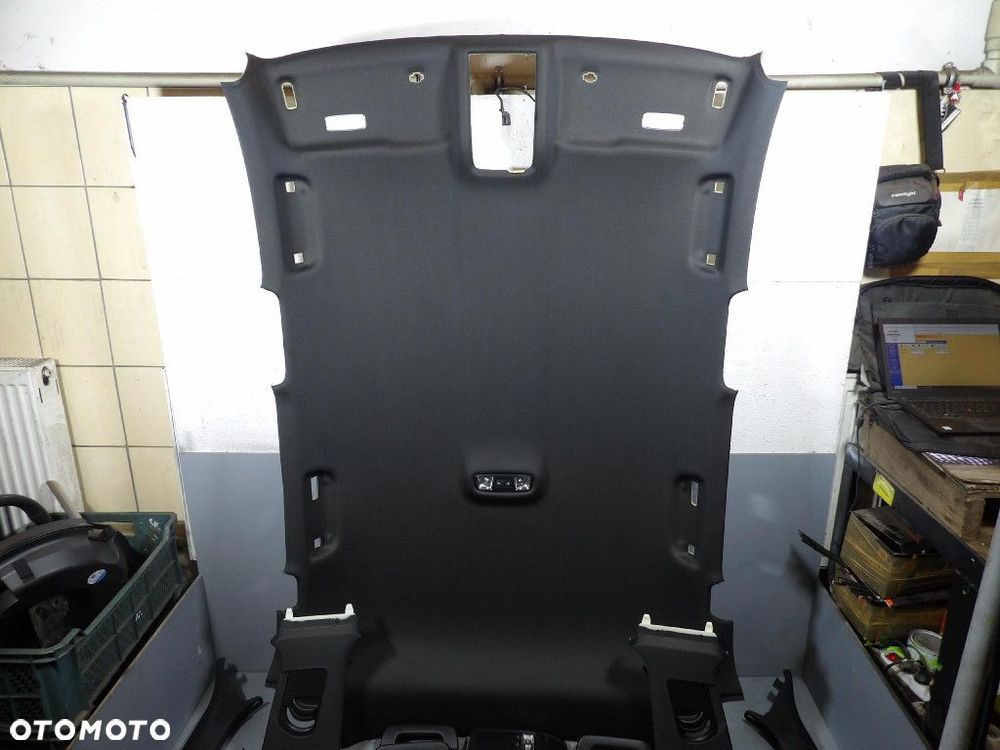 AUDI A3 8V HATCHBACK PODSUFITKA CZARNA 8V4867505H