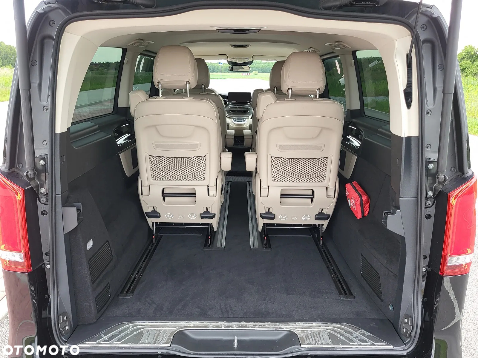 Mercedes-Benz Klasa V 300 d 4-Matic Exclusive 9G-Tronic (d³ugi) - 22