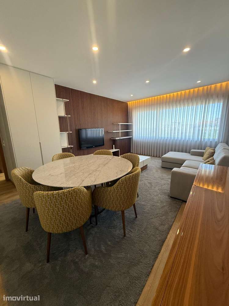 Apartamento T2 Mobilado em Soares dos Reis – Zona Central CO - Grande imagem: 2/7