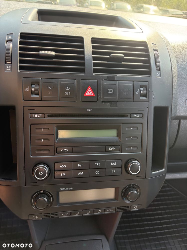 Volkswagen Polo 1.4 16V Comfortline - 20