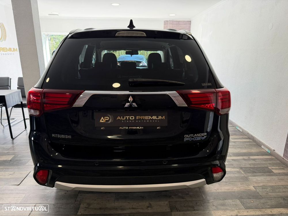 Mitsubishi Outlander 2.0 Instyle Navi - 5