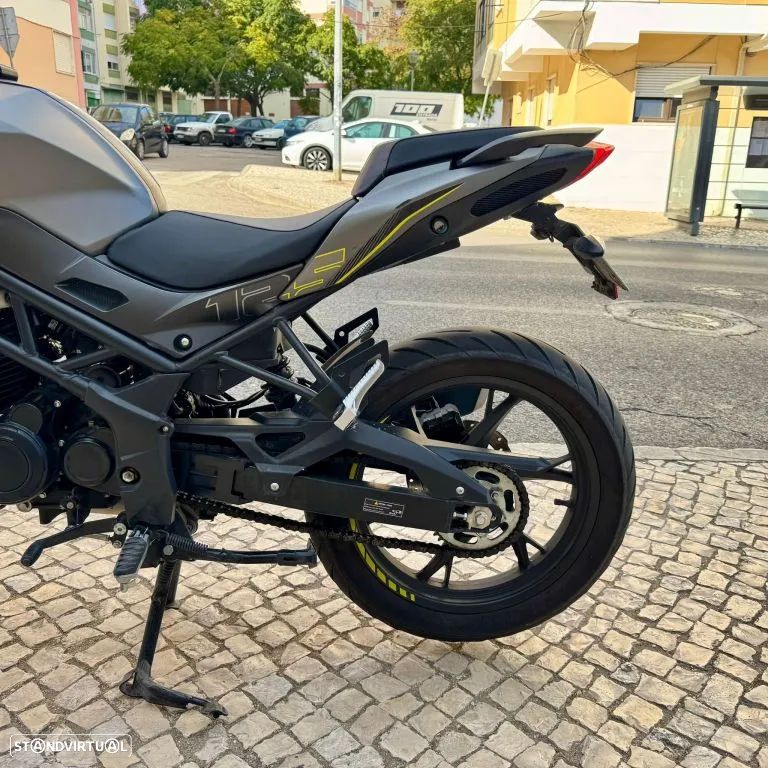 Benelli BN 125 - 27