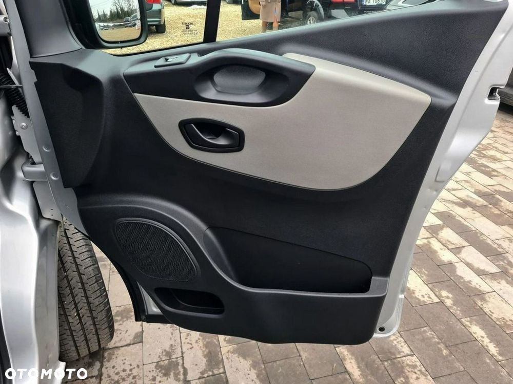 Renault Trafic - 25