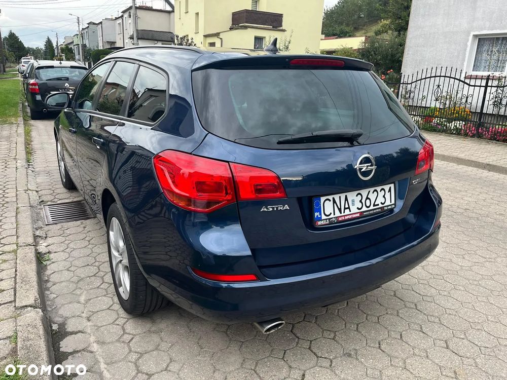 Opel Astra 2.0 CDTI DPF Sports Tourer Innovation - 4
