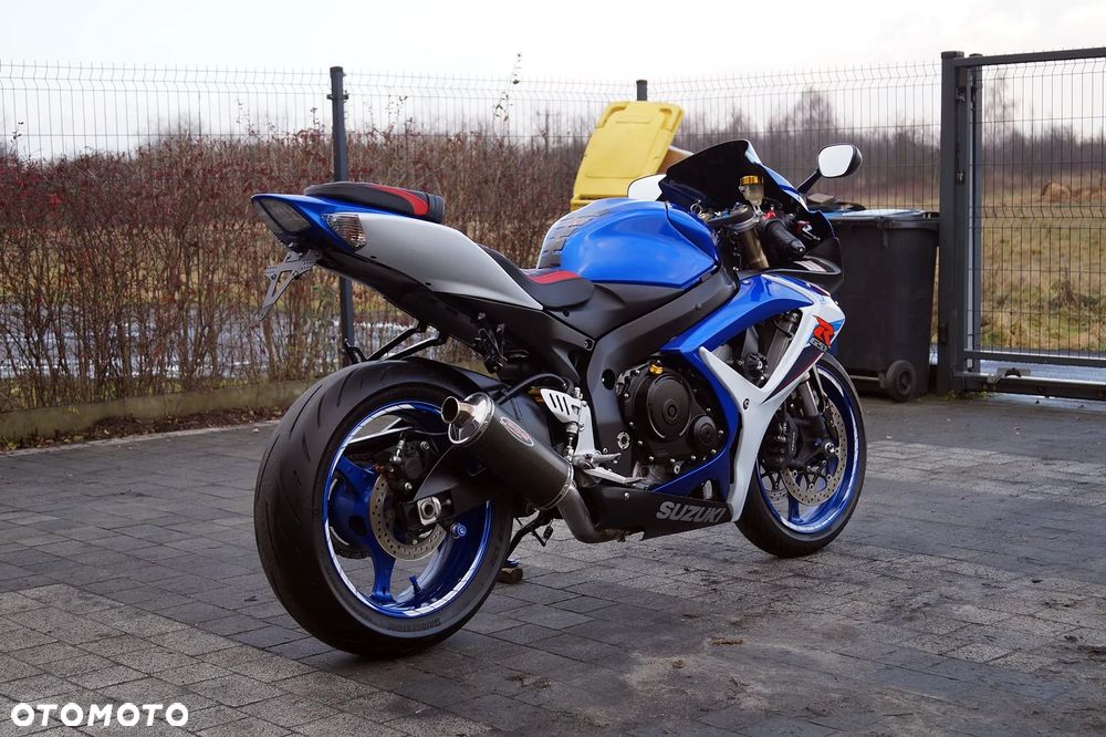 Suzuki GSX-R - 10