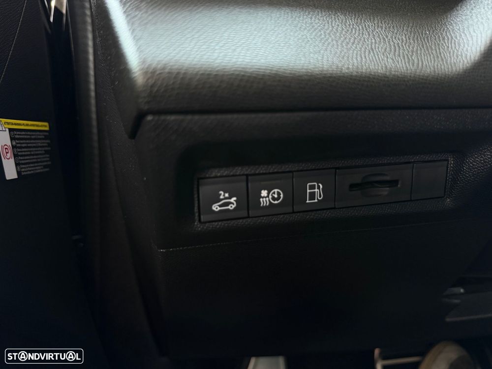 Peugeot 408 1.6 Hybrid GT e-EAT8 - 25