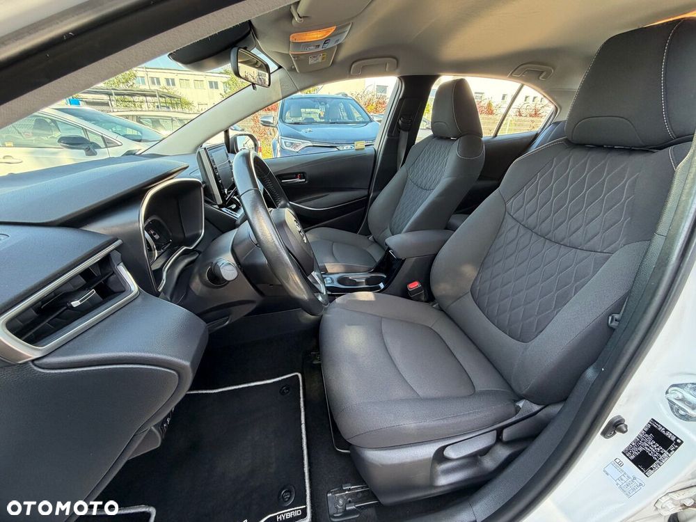 Toyota Corolla 1.8 Hybrid Comfort - 28