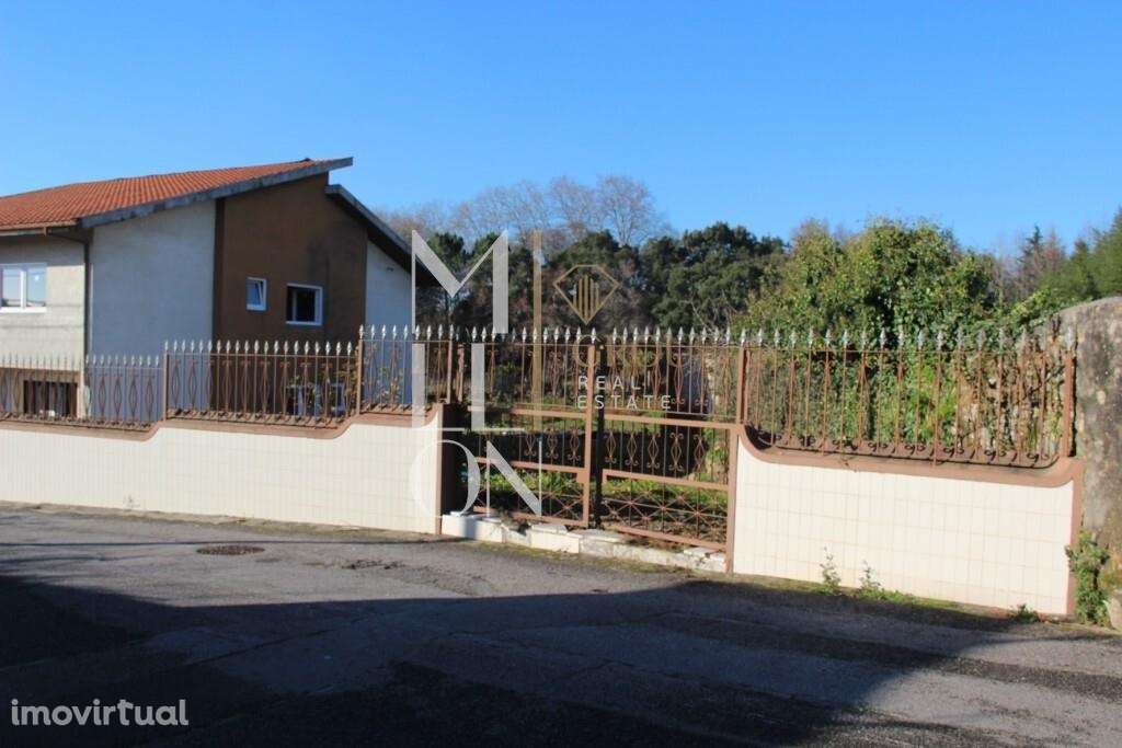 Moradia bi-familiar em remodelação - Santa Maria de Lamas - Grande imagem: 2/4