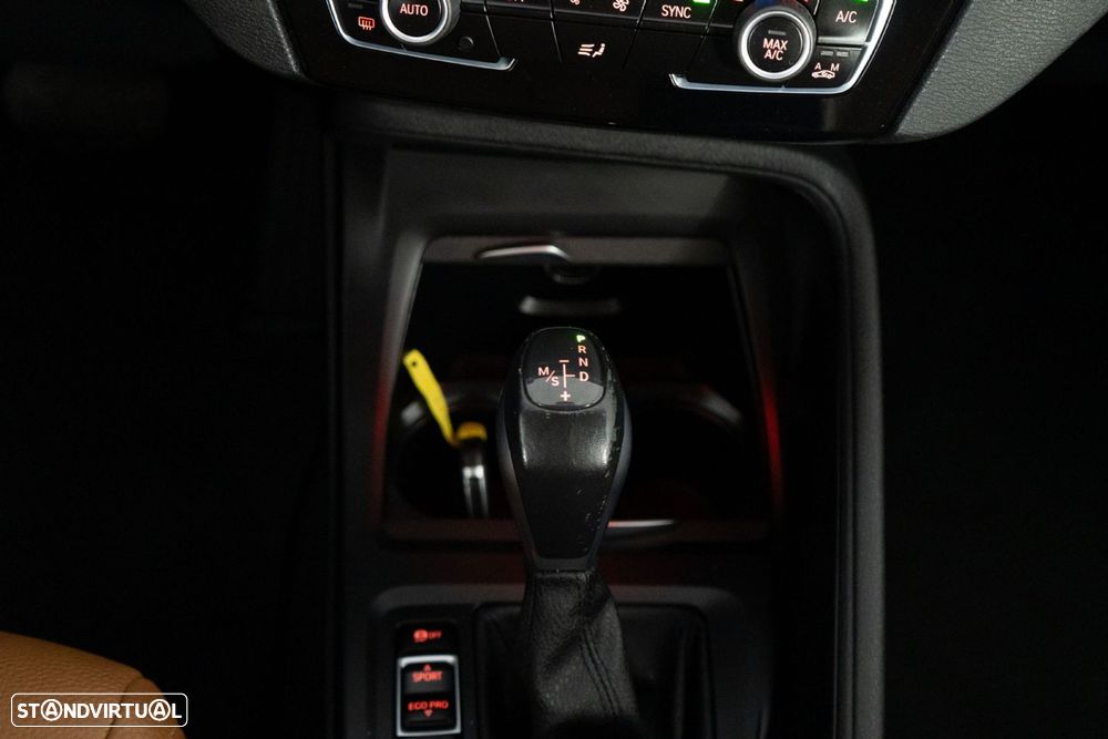 BMW X1 25 e xDrive Corporate Edition - 26